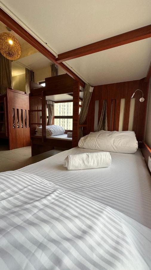 Route 66 Beach Hostel Dubai Exterior foto